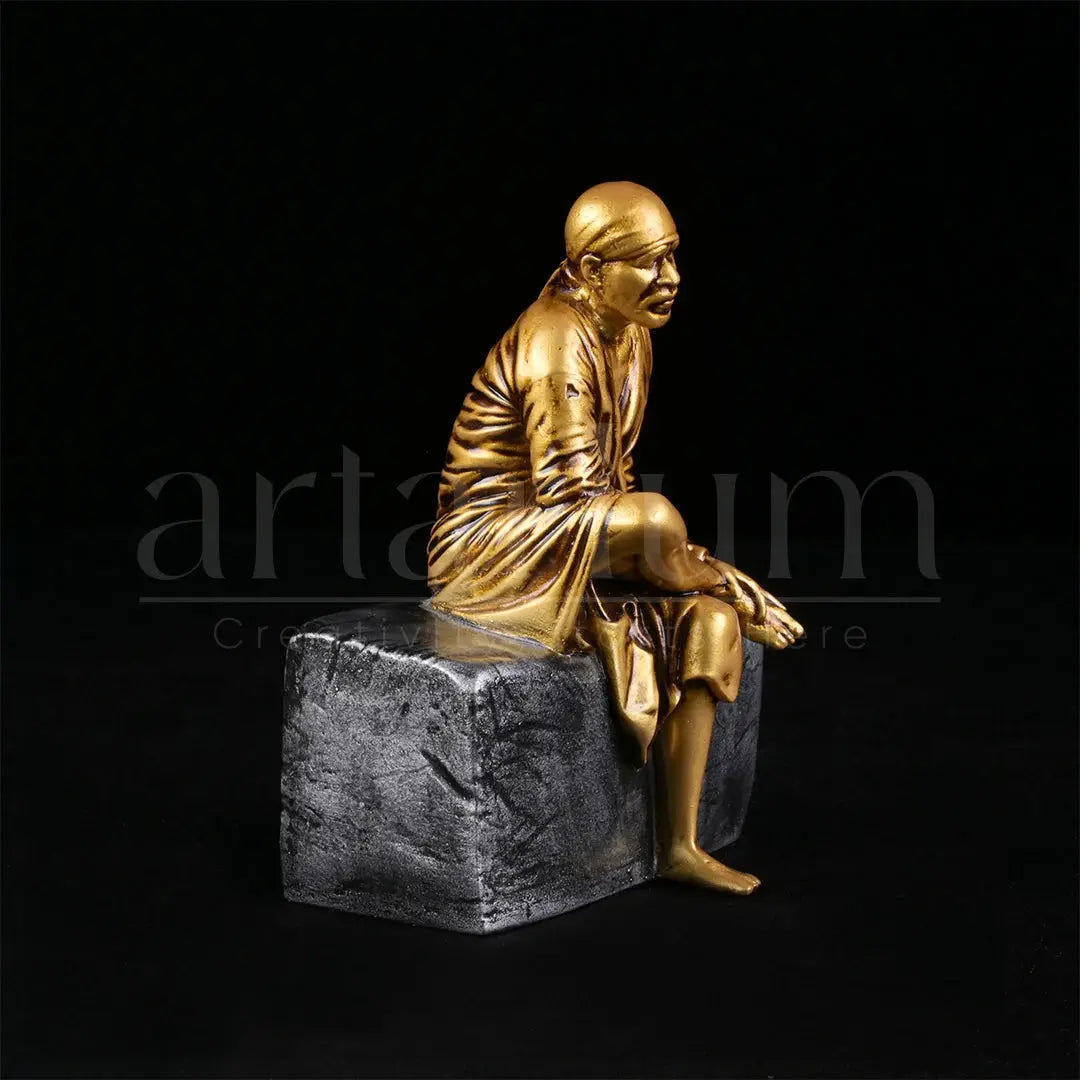 Sai Baba Statue